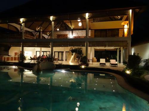 Hostal Frangipani Villas