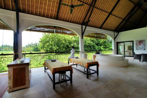 Hostal Frangipani Villas