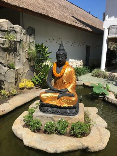 Hostal Frangipani Villas
