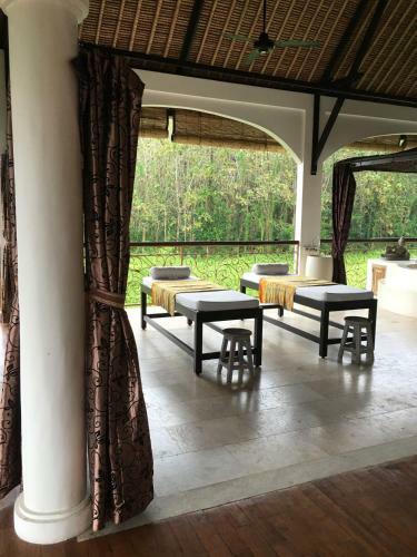 Hostal Frangipani Villas