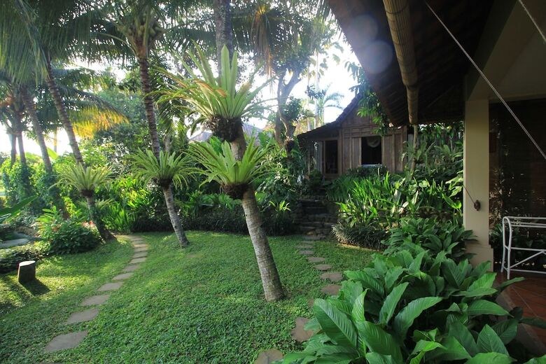Hostal Omah Apik