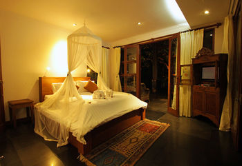 Villa Arya