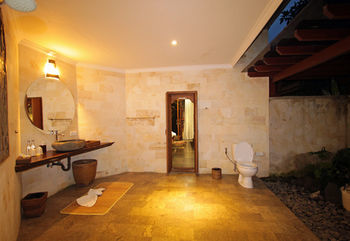 Villa Arya