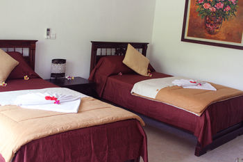 Hostal Bali Gardenview Cottages