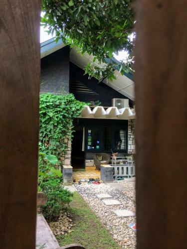 Hostal Mango Tree Dipudjo