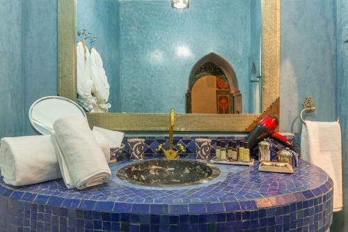 Hostal Riad Azaro
