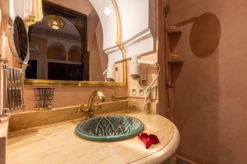 Hostal Riad Medina Art Suite & Heated Pool