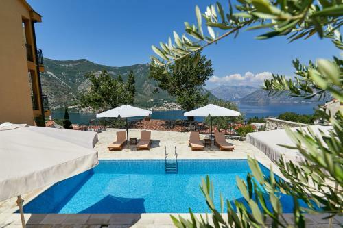 Kotor Sunset Apartments