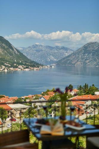 Kotor Sunset Apartments