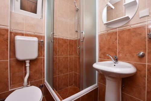 Apartments And Rooms Iva