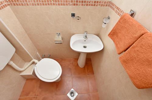 Apartments And Rooms Iva