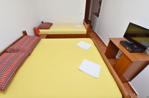 Apartments And Rooms Iva