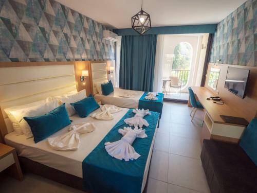 Pearl Beach Hotel & Resort