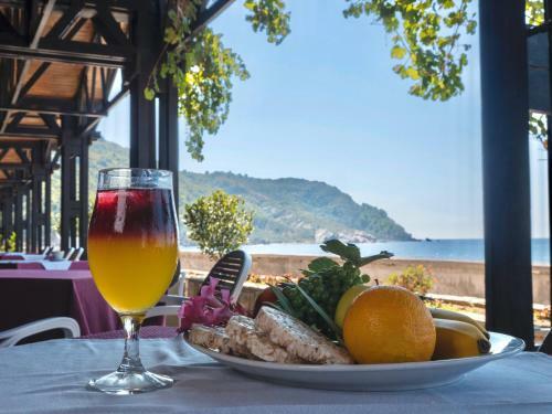 Pearl Beach Hotel & Resort