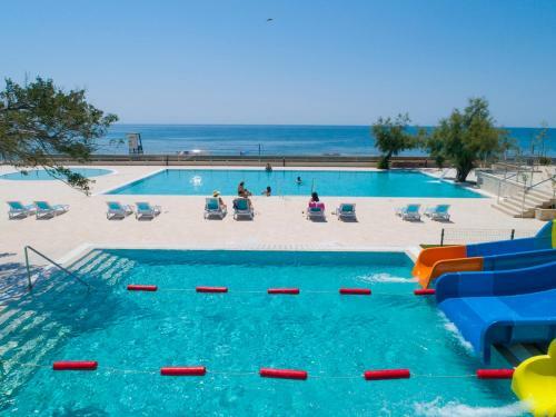 Pearl Beach Hotel & Resort