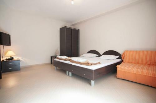 Mandir Apartments - Center