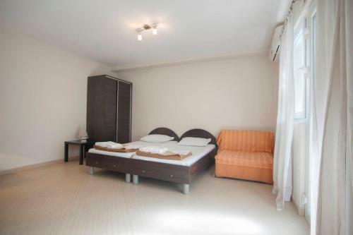 Mandir Apartments - Center