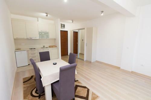 Sea View Apartments Perovic