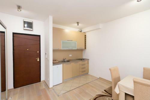 Sea View Apartments Perovic