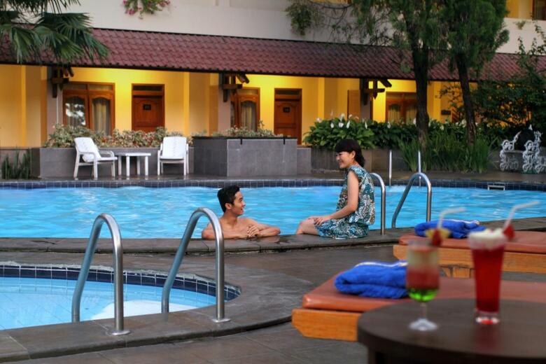 Cakra Kembang Hotel