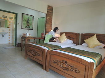 Hotel Deli River And Restaurant Omlandia