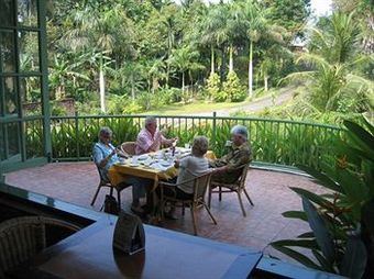 Hotel Deli River And Restaurant Omlandia