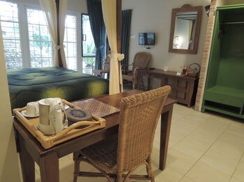 Hotel Deli River And Restaurant Omlandia