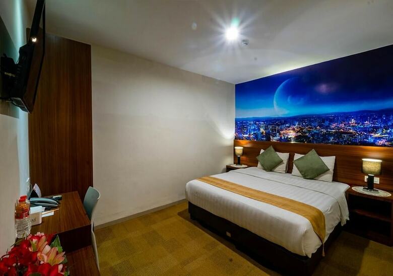 Miyana Hotel