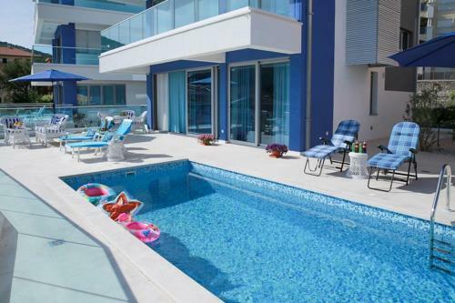 Babalonija Villa Sleeps 6 With Pool