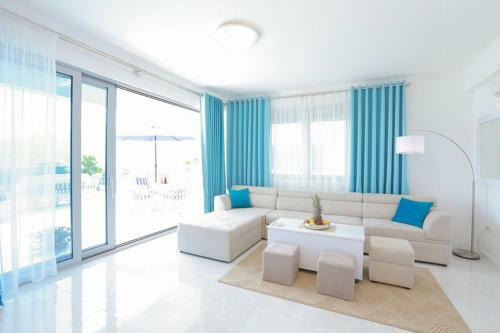 Babalonija Villa Sleeps 6 With Pool