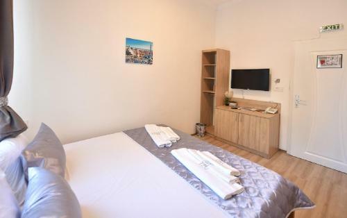 Villa Nina Hotel & Lounge Bar