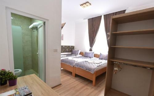 Villa Nina Hotel & Lounge Bar