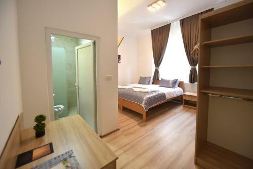 Villa Nina Hotel & Lounge Bar