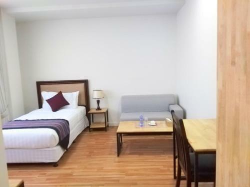 Myanandar Residence & Hotel