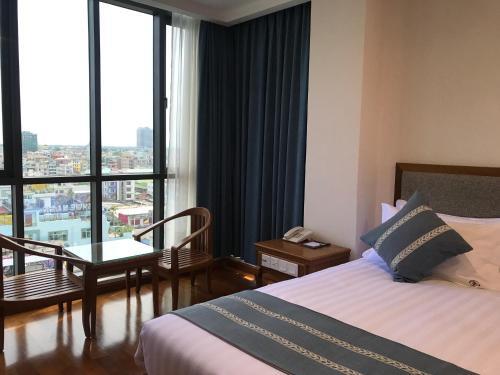 Dragon Phoenix Hotel