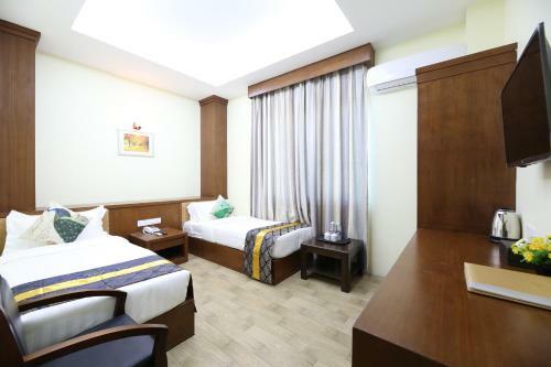 Royal Peacock Hotel