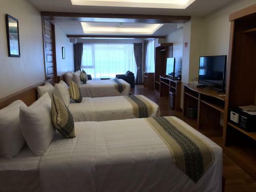 Ngapali Win Hotel