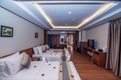 Ngapali Win Hotel