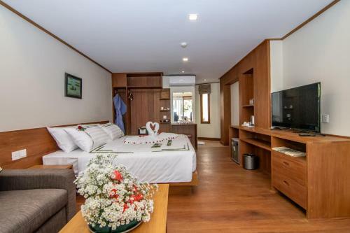 Ngapali Win Hotel