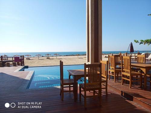 Ngapali Win Hotel