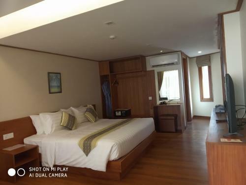 Ngapali Win Hotel