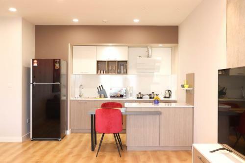 Naran Residence Lifestyle Serviced Apartment