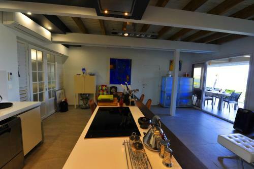 Luxury Villa With Sea View (Mqti41)