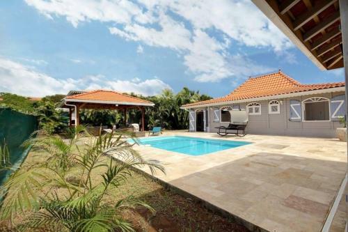 Villa Blue Lagoon, 3 Chambres, Piscine, Plage � 5 Minutes