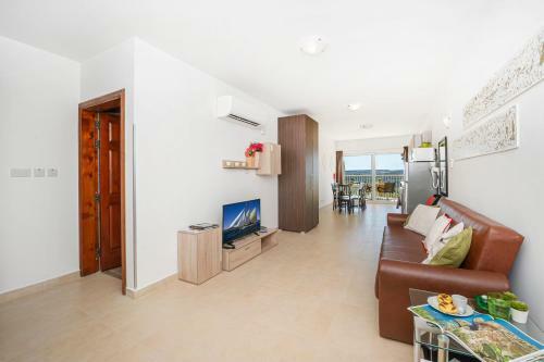 Summer Breeze Apartment With Panoramic Terrace - By Getawaysmalta
