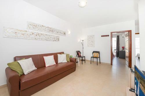 Summer Breeze Apartment With Panoramic Terrace - By Getawaysmalta
