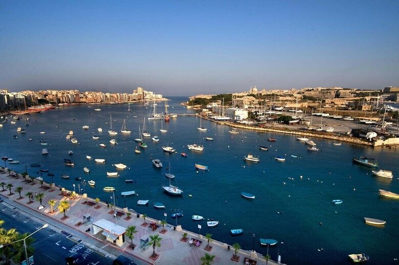 Valletta And Harbour Views Apartment In Central Sliema