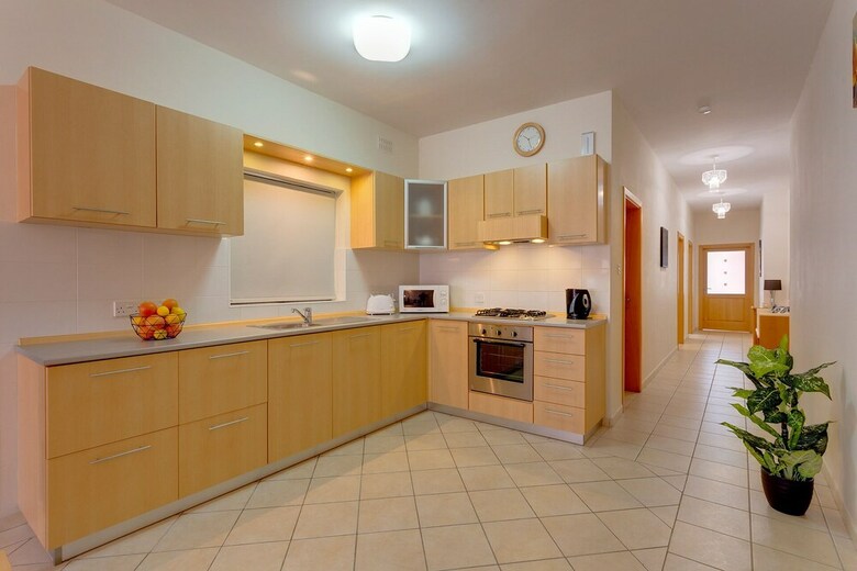 Valletta And Harbour Views Apartment In Central Sliema