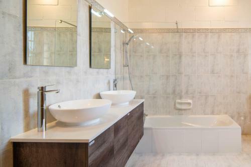 Villa Sinjura Holiday Home