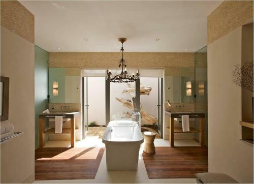 Hotel Anahita Golf & Spa Resort